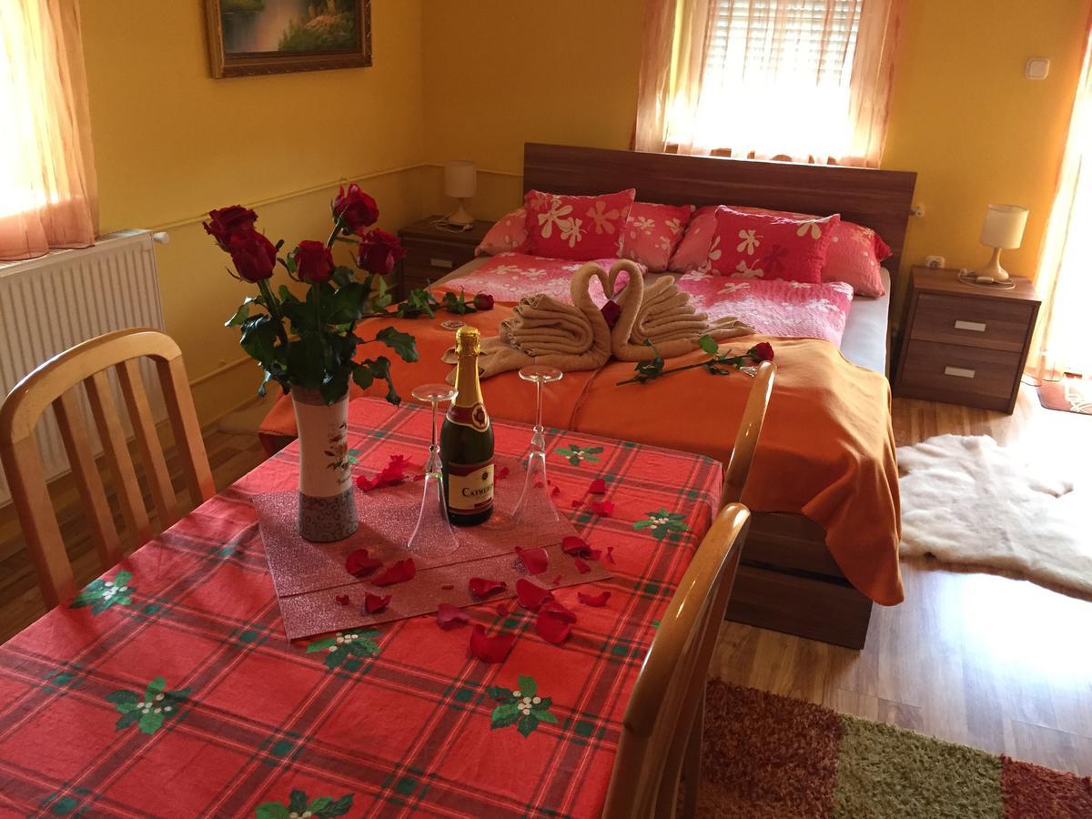 Hürkecz Apartmanház Heviz Exterior foto